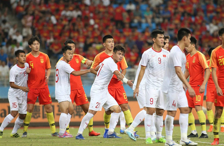 Cuộc chạm trán giữa đội tuyển Việt Nam và đội tuyển Trung Quốc