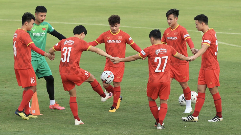 Đội tuyển quốc gia Việt Nam chuẩn bị cho trận thi đấu vào tháng 10