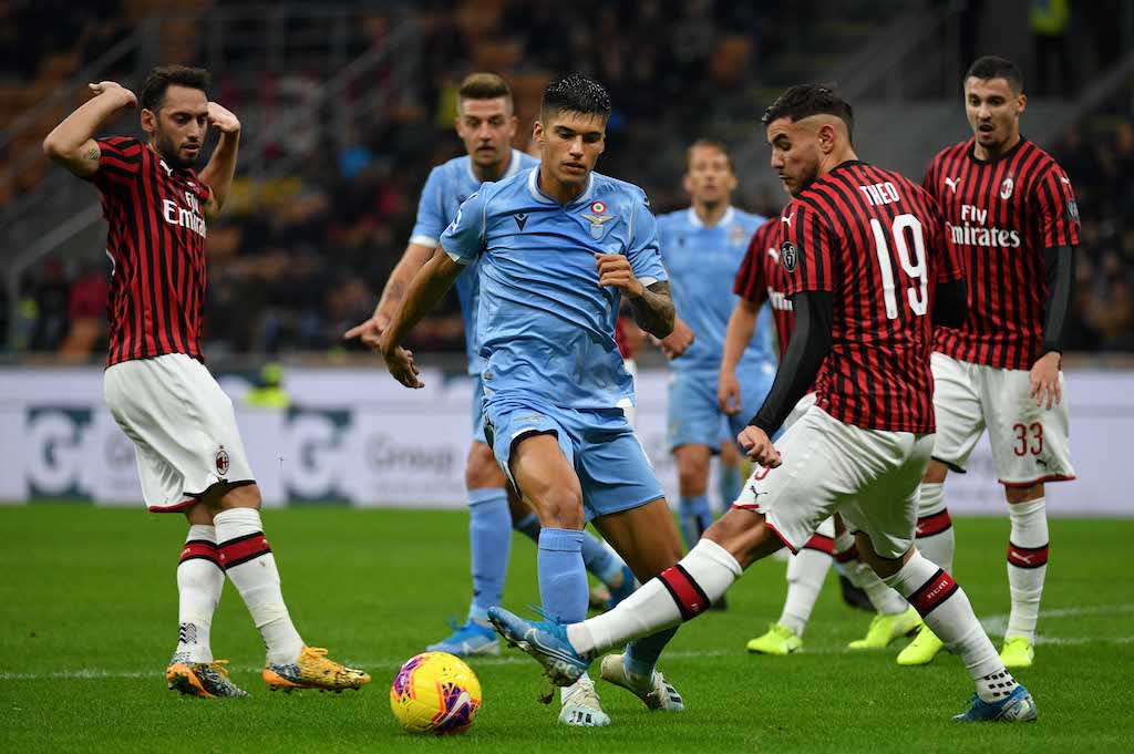 AC Milan củng cố vị trí đầu bảng Serie A với chiến thắng trước Lazio
