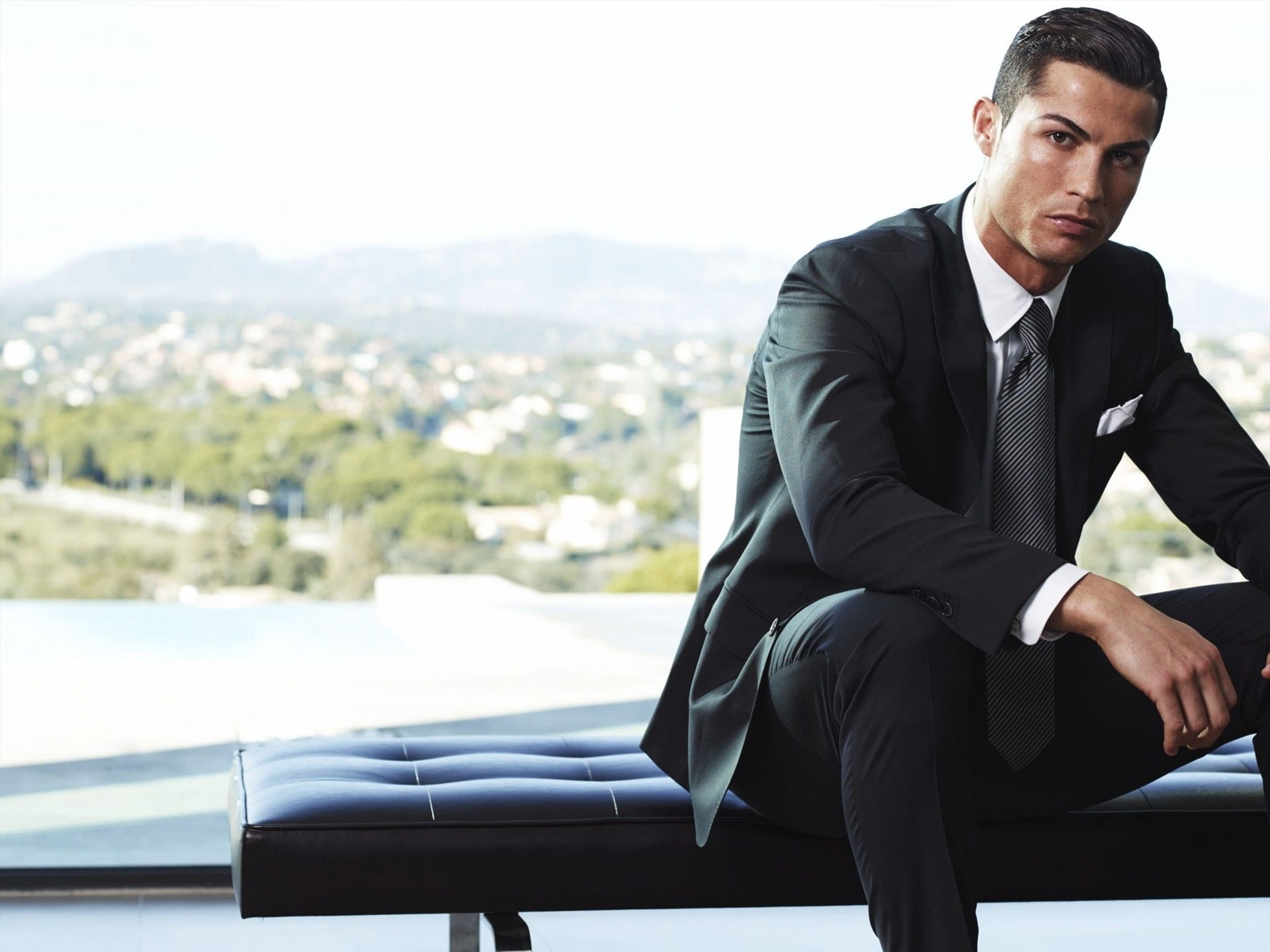 Cristiano Ronaldo kinh doanh thêm thực phẩm chế biến sẵn