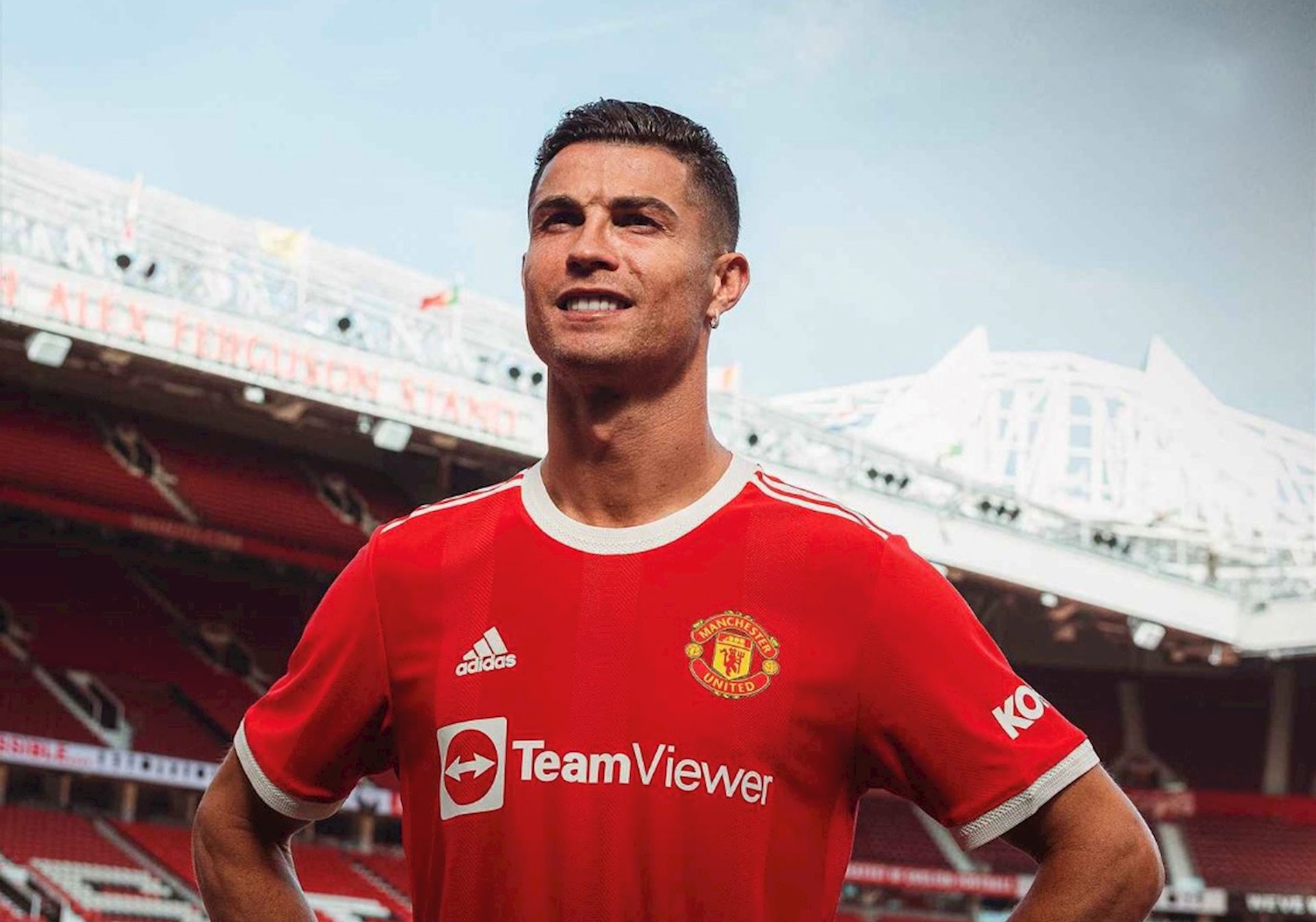 Ronaldo được Cavani nhường lại chiếc áo số 7 huyền thoại của MU