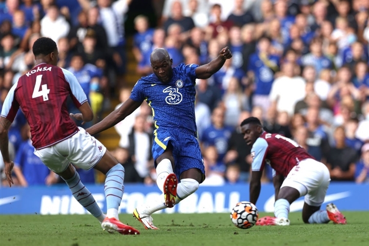 Lukaku hỗ trợ Chelsea hạ gục Aston Villa chiếm ngôi nhì bảng
