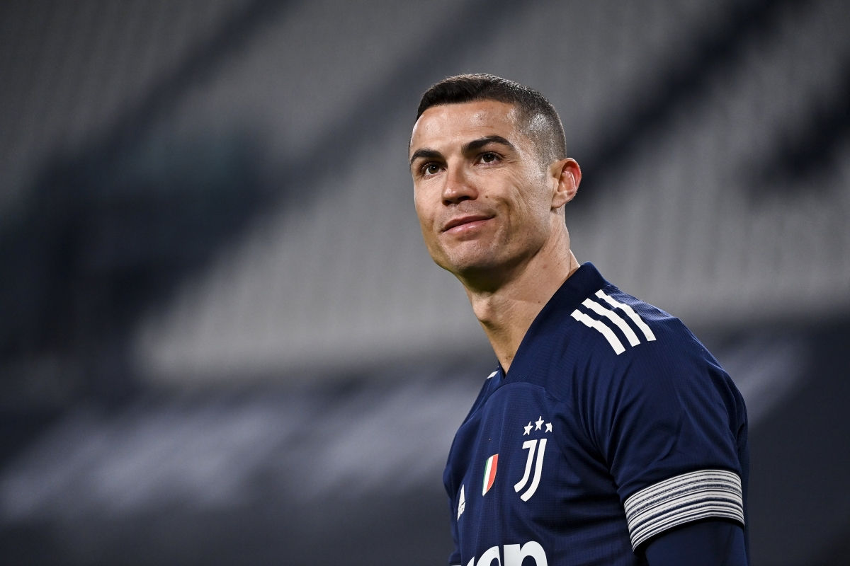 Thẻ cầu thủ Cristiano Ronaldo cháy hàng trên TTCN Fifa Online 4