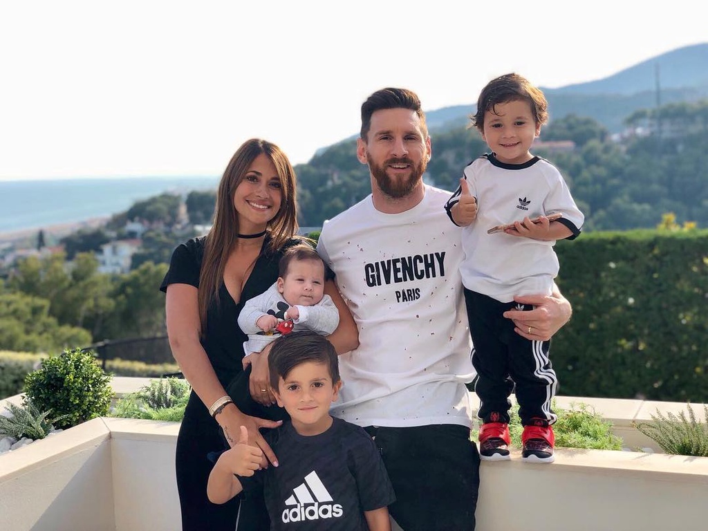 Cuộc sống của gia đình Messi tại Paris rất vui vẻ
