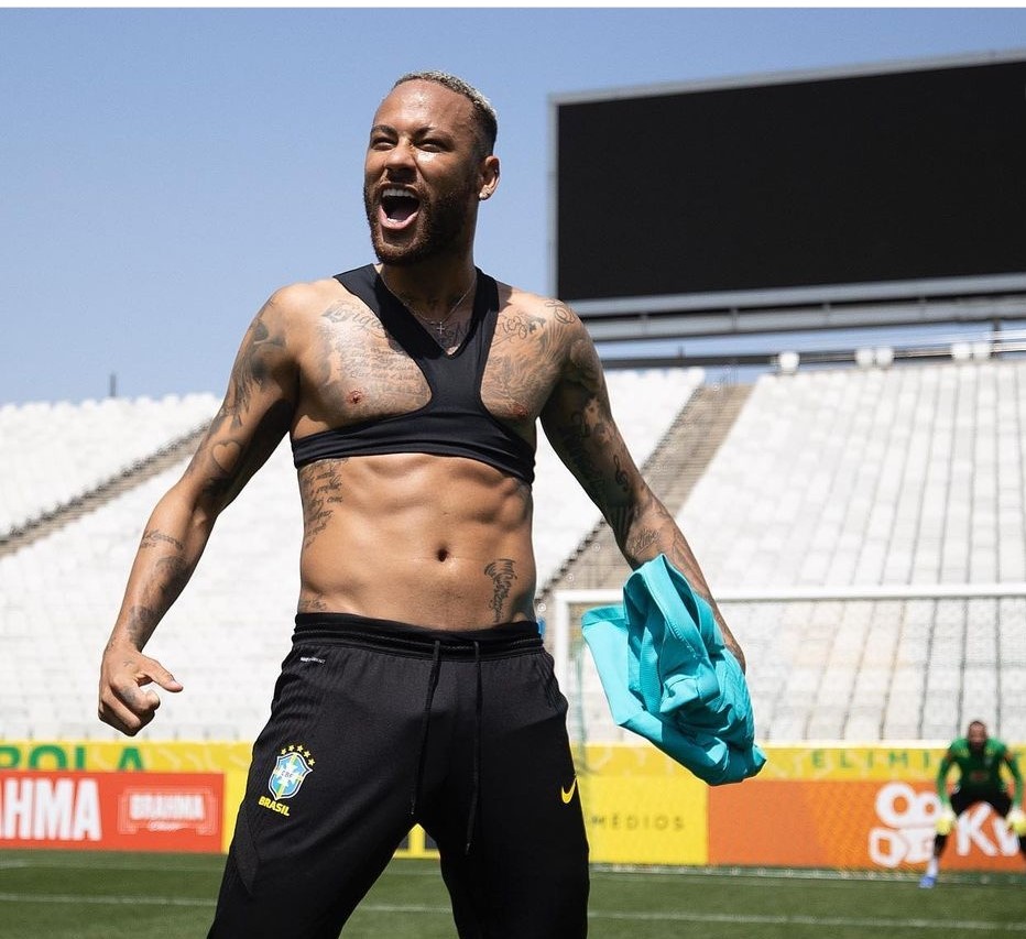 Neymar Jr khoe cơ bụng sau cực săn chắc sau khi tăng cân quá đà